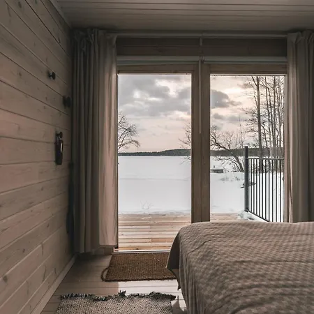 Luxury Waterfront With A Private Jacuzzi Eerola