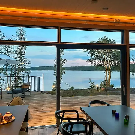 Luxury Waterfront Villa With A Private Jacuzzi * Eerola