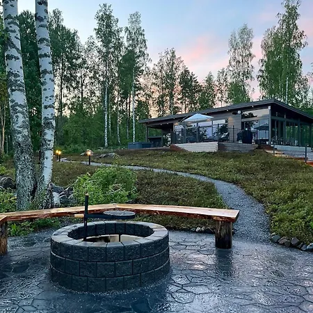 Luxury Waterfront Villa With A Private Jacuzzi * Eerola