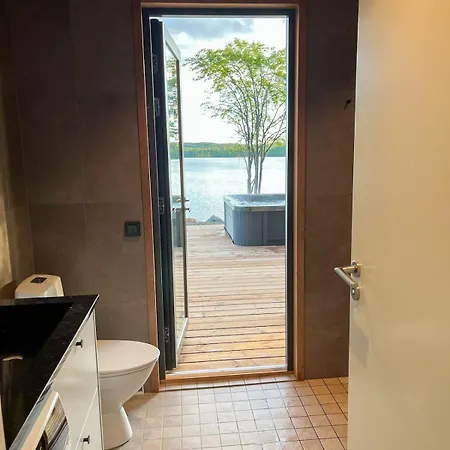 Villa Luxury Waterfront Villa With A Private Jacuzzi *
