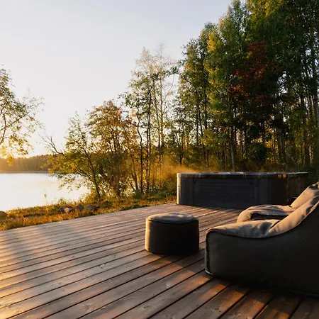 Luxury Waterfront Villa With A Private Jacuzzi * Eerola